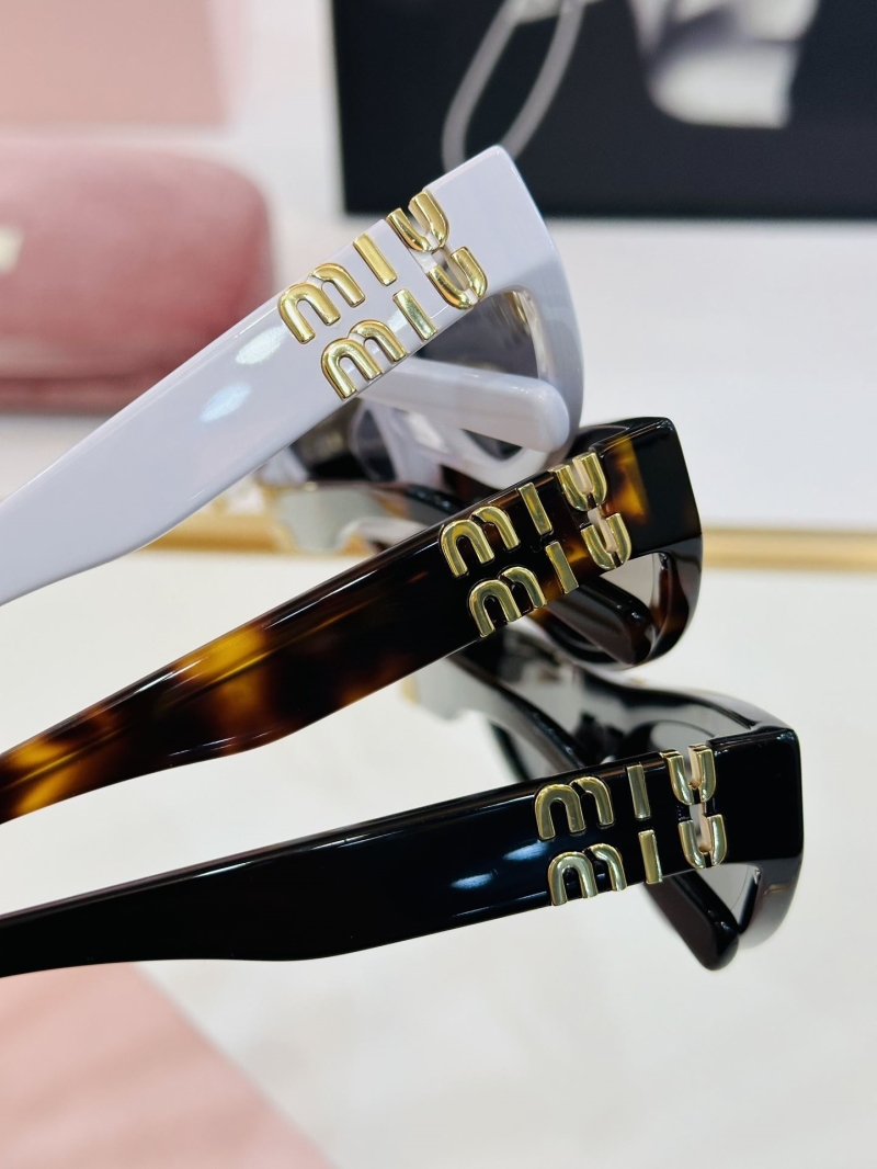 Miu miu Sunglasses